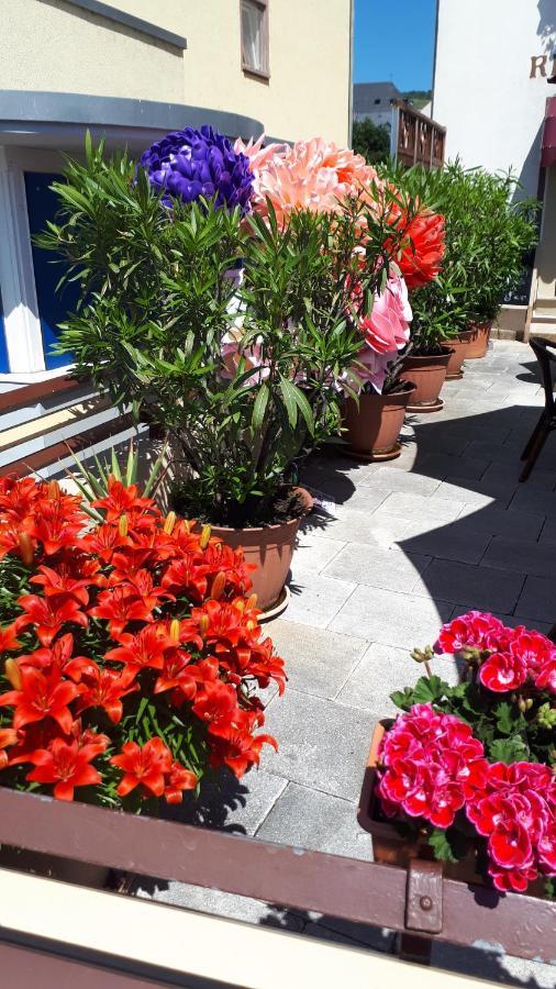 Hotel Krone Ruedesheim Рюдесхайм-на-Рейне Экстерьер фото
