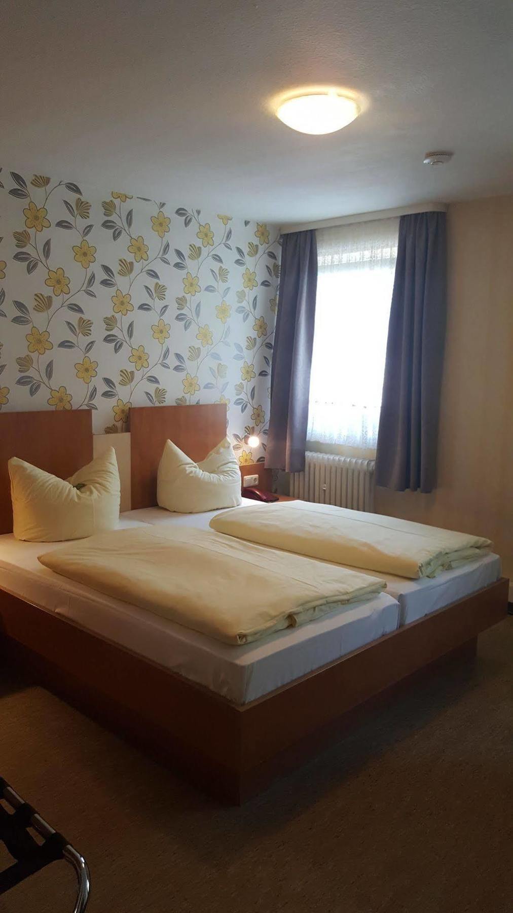 Hotel Krone Ruedesheim Рюдесхайм-на-Рейне Экстерьер фото