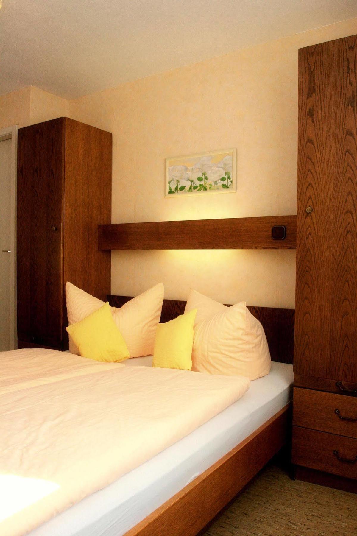 Hotel Krone Ruedesheim Рюдесхайм-на-Рейне Экстерьер фото